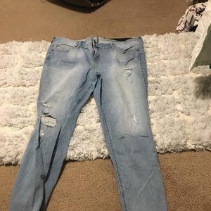 Distressed torrid 20R bombshell skinny jeans